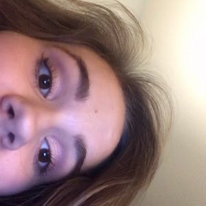 Meet your Posher, Kira